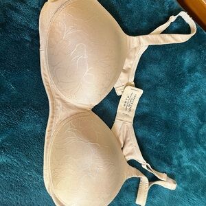 Vanity Fair Cream T-Shirt Bra with Molded Cups